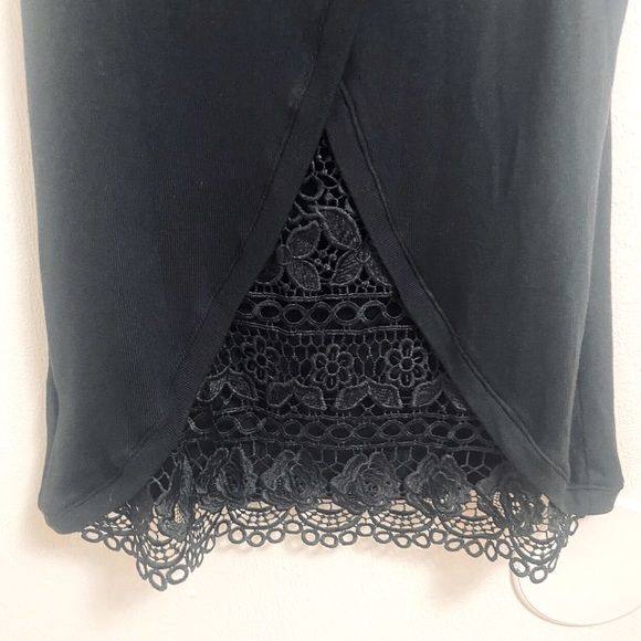 XS Red haute Sleeveless Top
Pullover sweater 
Black lace back - Picture 5 of 6